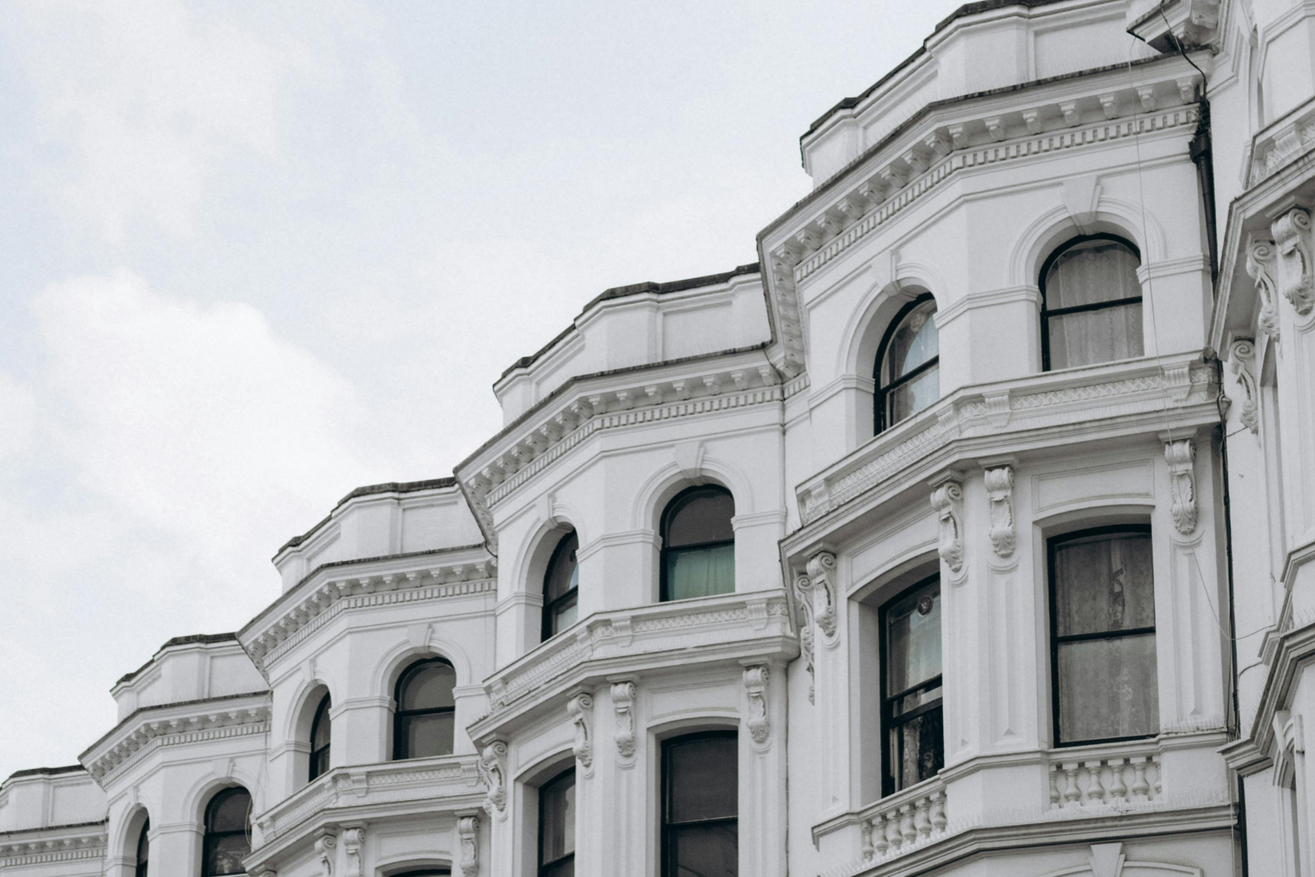 The Impact of Mortgage Rates on the UK Housing Market Through 2024