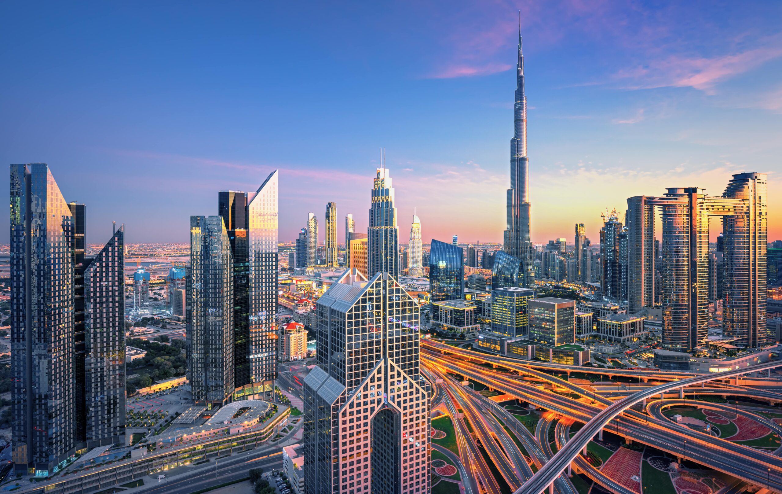 Investing in Dubai: Where Desert Sands Meet Investment Gold